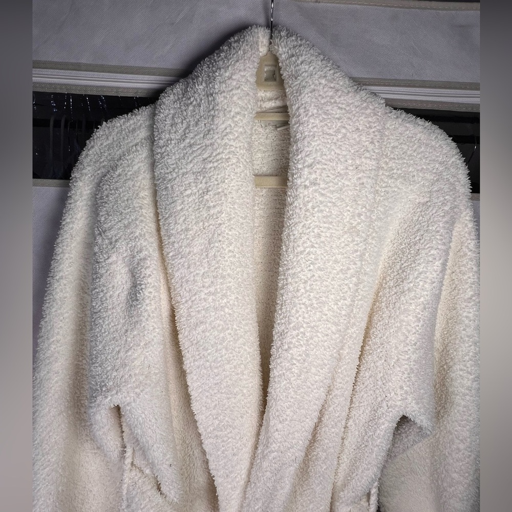 Barefoot Dreams Soft Cream Robe pre owned size 2/M it’s unisex super soft Ivory - Picture 5 of 8